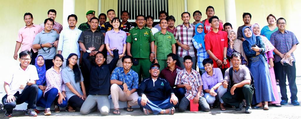 Peserta Lingkar Belajar II berfoto Bersama